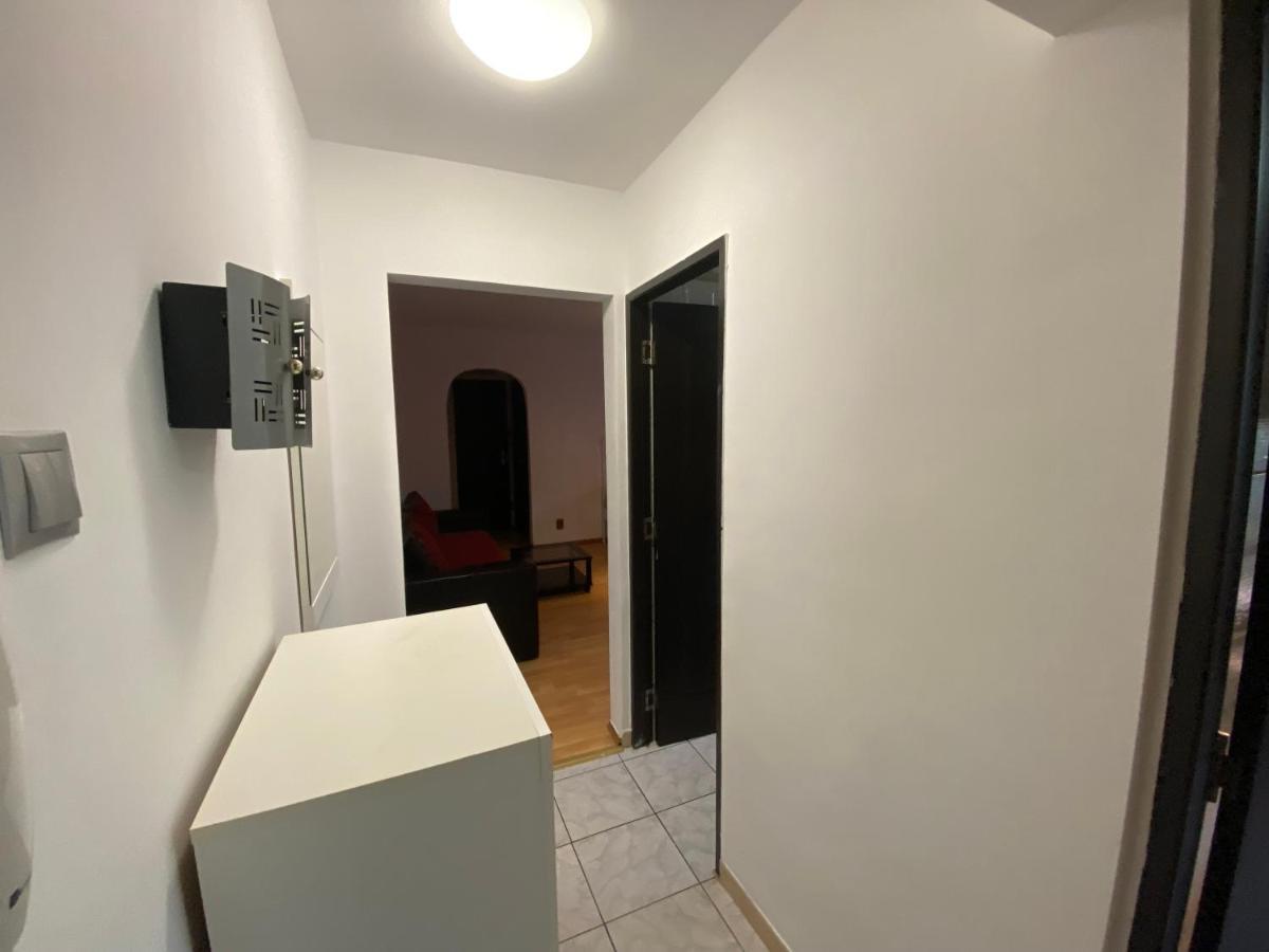 Sleep & Go Parcare Gratuita Self Check-In Lägenhet Bukarest Exteriör bild
