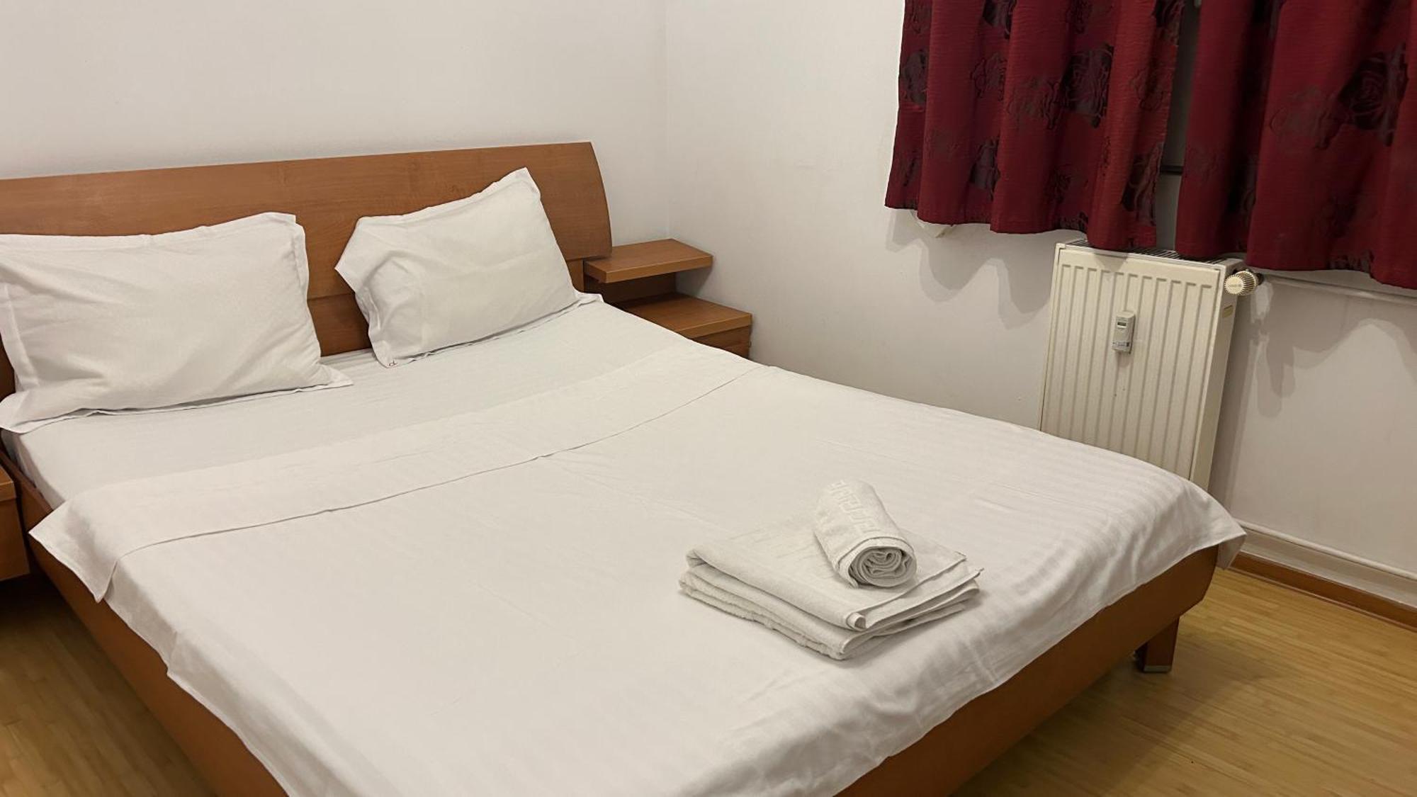 Sleep & Go Parcare Gratuita Self Check-In Lägenhet Bukarest Exteriör bild